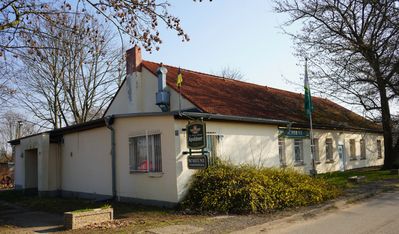 bild-24-vom-932025-mit-juergen-und-marlies-in-der-scheune